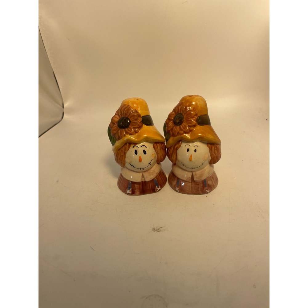 Scarecrow Head w/ Hat Salt & Pepper Shakers 3½"